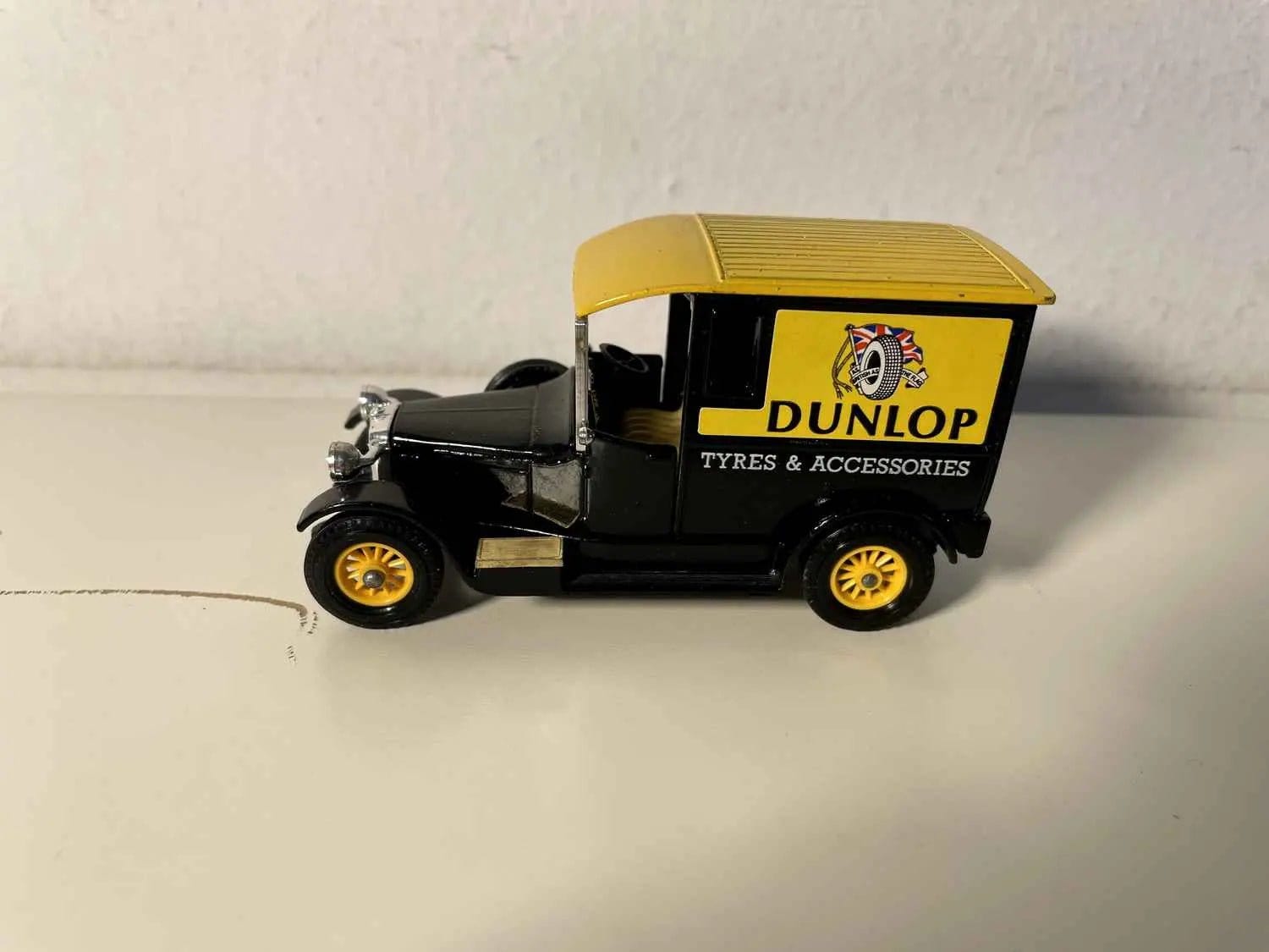 Van Talbot Y-5 jaune et noir de 1927 (DUNLOP tyres et accessoires) Bernard Miniatures
