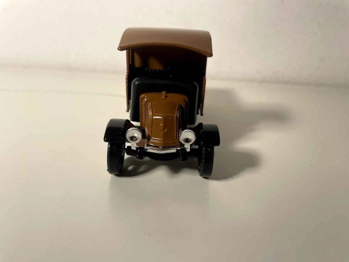 Voiture Miniature Camion Renault Truck C823 marron de 1926 (transport Jules Goulard - vin et charbon) - Bernard Miniatures