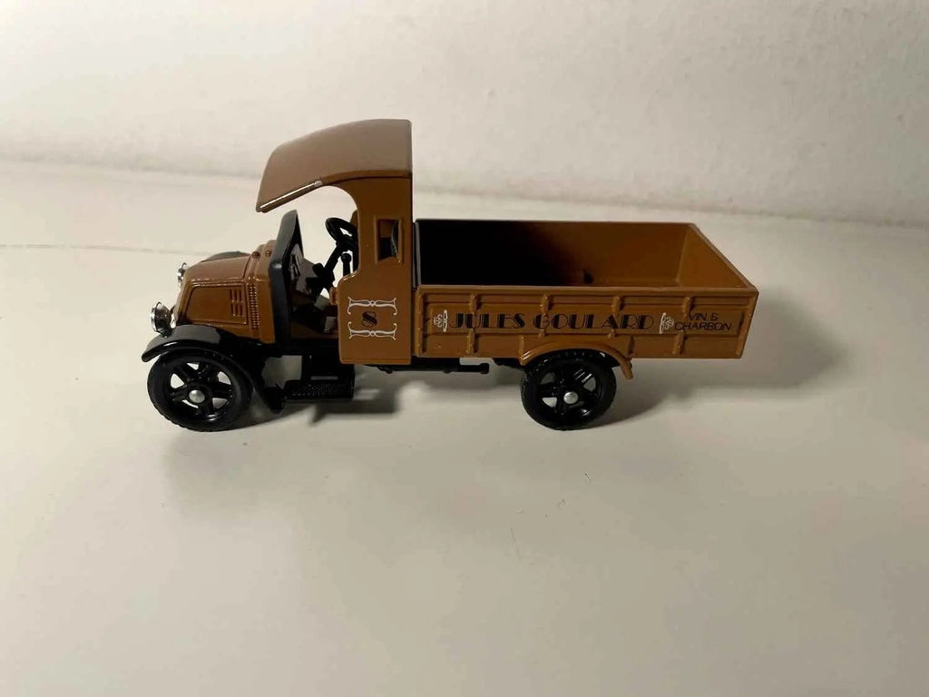 Voiture Miniature Camion Renault Truck C823 marron de 1926 (transport Jules Goulard - vin et charbon) - Bernard Miniatures