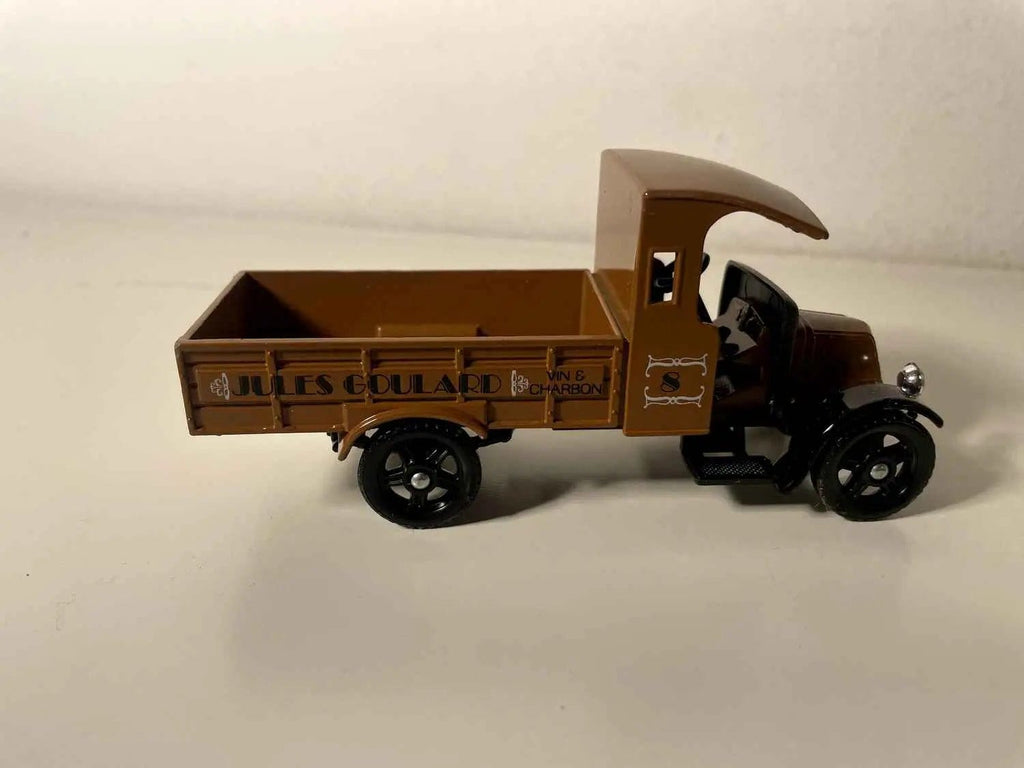 Voiture Miniature Camion Renault Truck C823 marron de 1926 (transport Jules Goulard - vin et charbon) - Bernard Miniatures