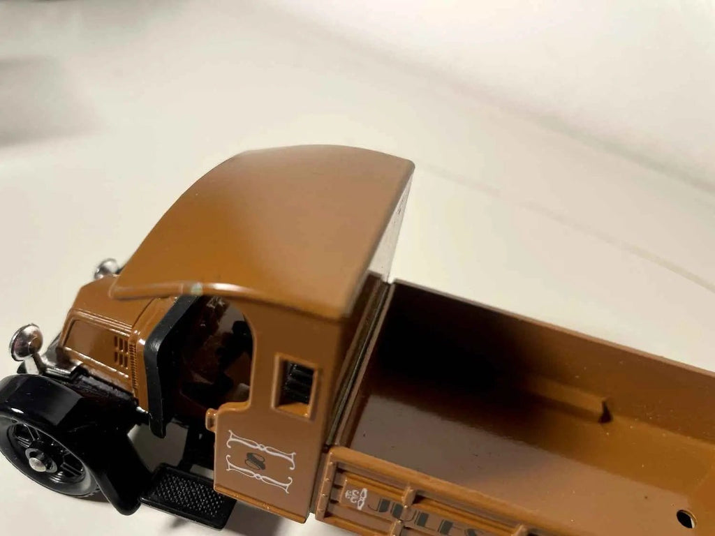 Voiture Miniature Camion Renault Truck C823 marron de 1926 (transport Jules Goulard - vin et charbon) - Bernard Miniatures