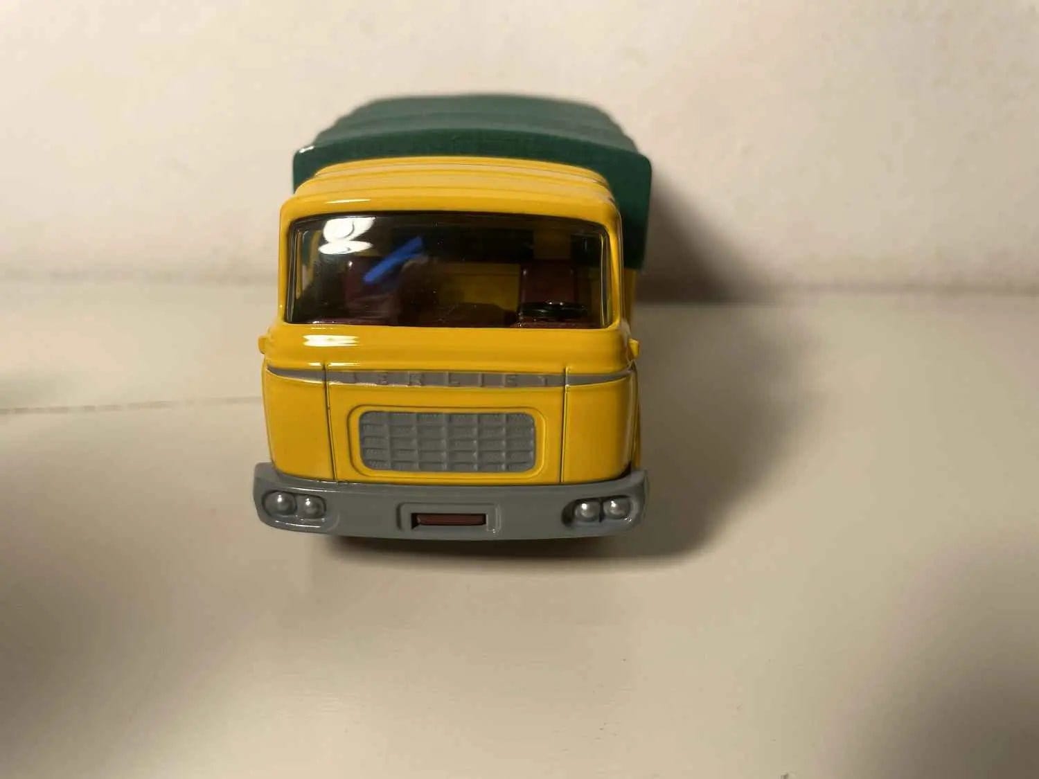 Voiture Miniature Camion bâché GAK Berliet jaune et bâche verte Dinky-Toys (éditions Atlas) - Bernard Miniatures