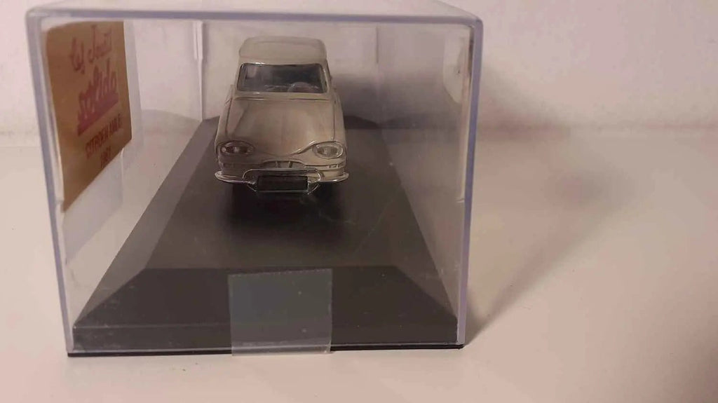 Voiture Miniature Citroën Ami 6 grise de 1961 - Bernard Miniatures