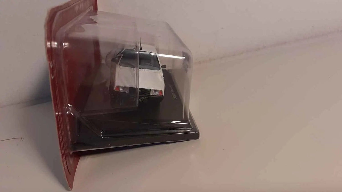 Voiture Miniature Citroën Axel blanche de 1985 (avec blister) - Bernard Miniatures