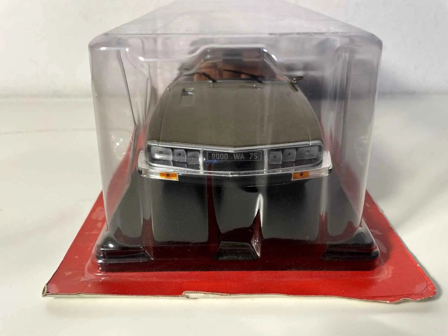 Voiture Miniature Citroën SM marron de 1970 (échelle 1/24ème) - Bernard Miniatures