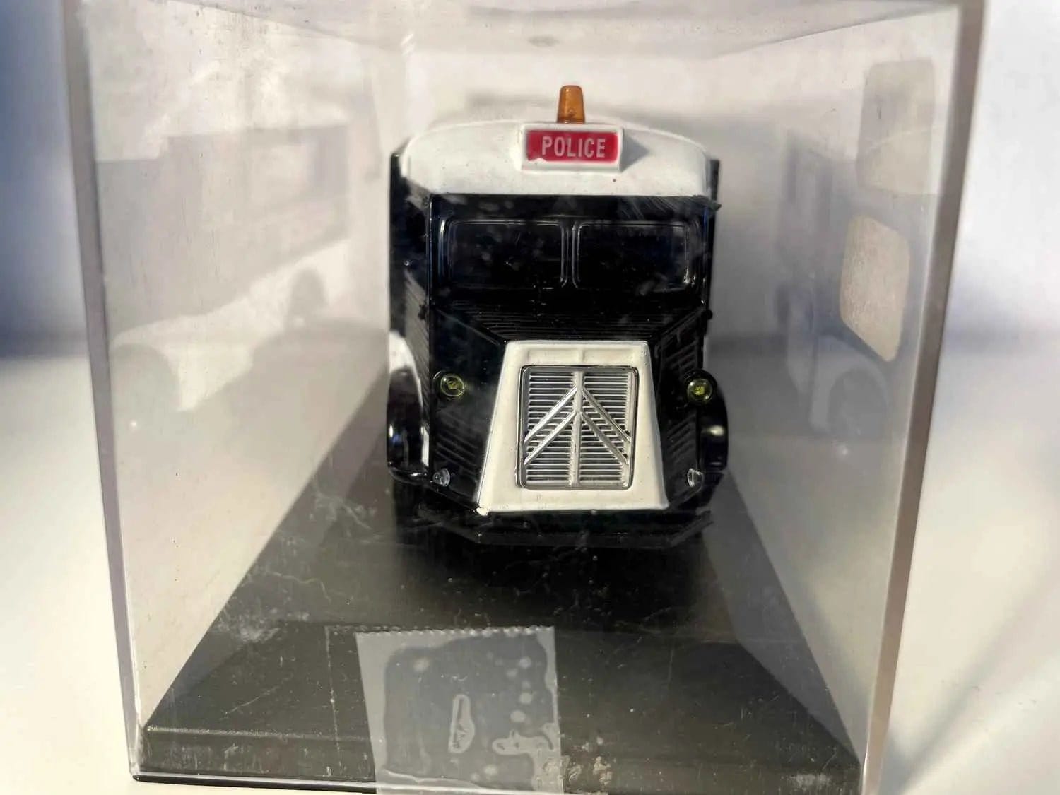 Voiture Miniature Citroën type HY noir et blanc POLICE - Bernard Miniatures