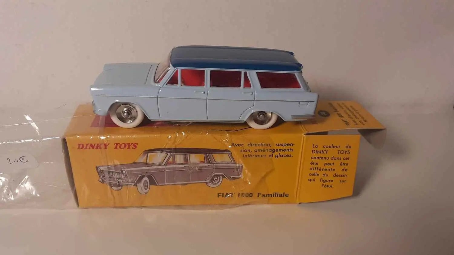 FIAT 1800 FAMILIALE DINKY ET SA BOÎTE D'ÉPOQUE FIAT 1800 FAMILIALE DINKY ET SA BOÎTE D'ÉPOQUE