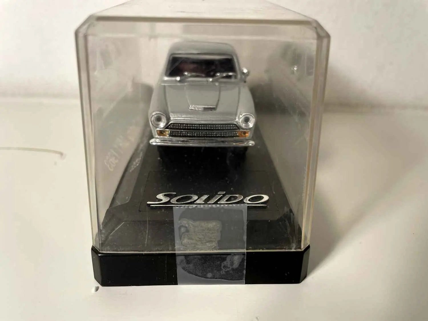 Voiture Miniature Ford Cortina MK1 grise de 1963 (Solido référence 4573) - Bernard Miniatures