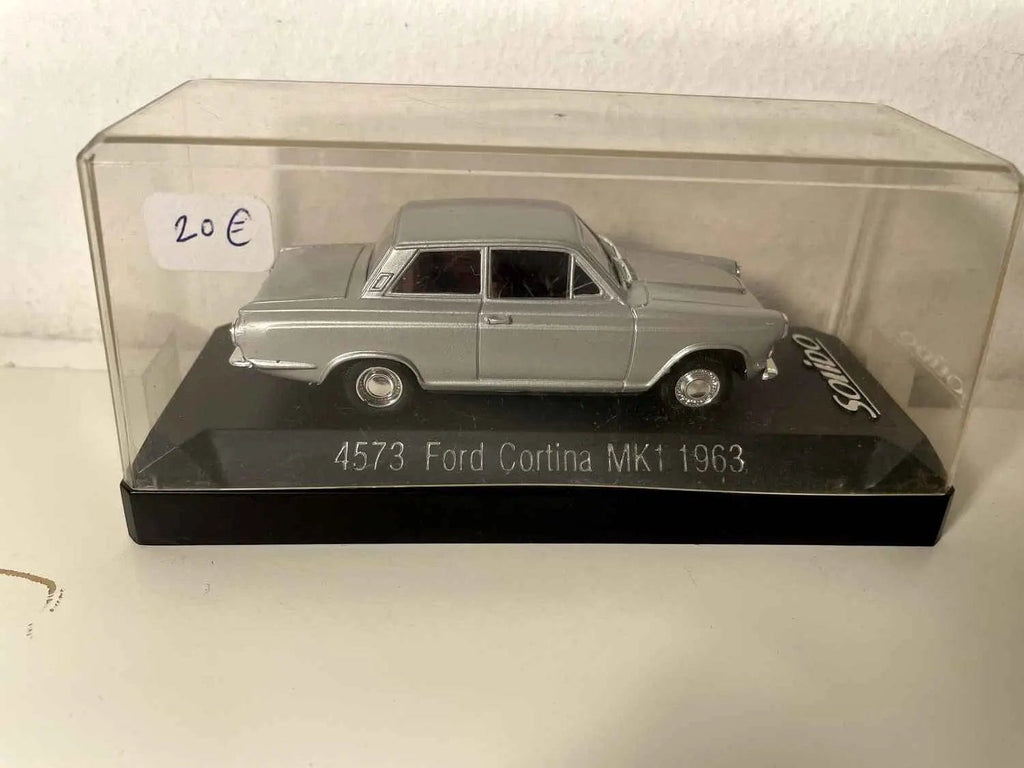 Voiture Miniature Ford Cortina MK1 grise de 1963 (Solido référence 4573) - Bernard Miniatures
