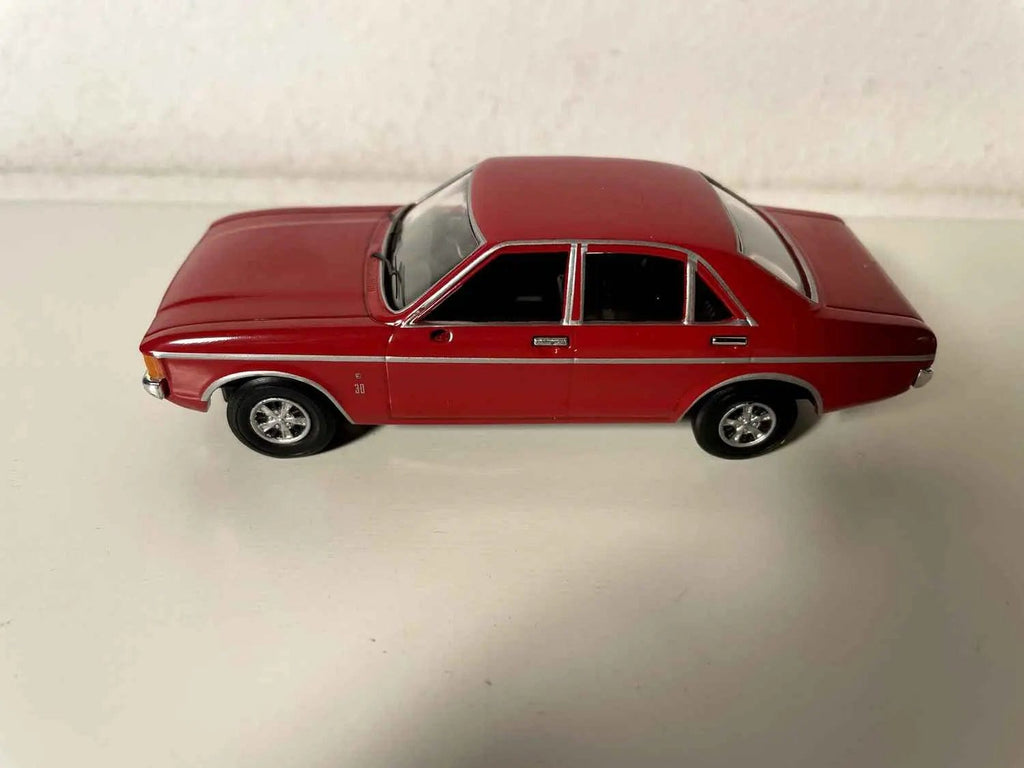 Voiture Miniature Ford Granada MK I rouge foncée (collection Vanguards) - Bernard Miniatures