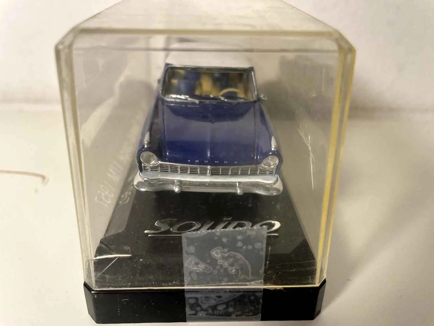 Voiture Miniature Ford Taunus coupé 17M bleue et blanche de 1957 (Solido Référence 4582) SANS la boite en carton - Bernard Miniatures