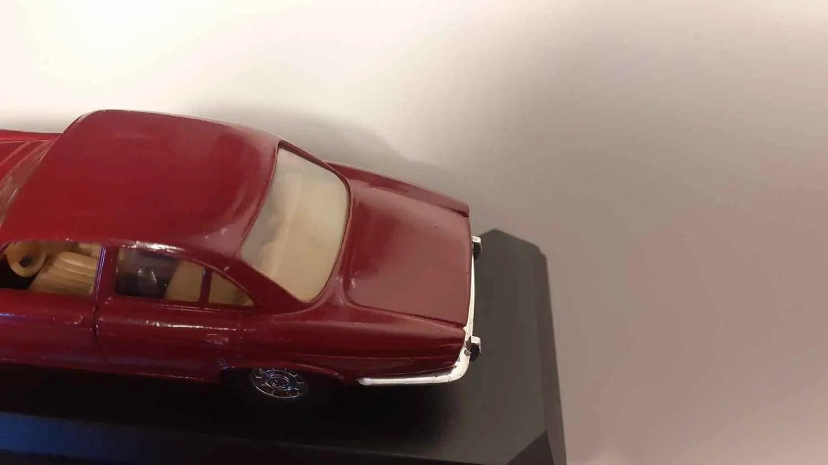 Voiture Miniature Jaguar XJ12 bordeaux de 1978 (Solido référence 1806) - Bernard Miniatures