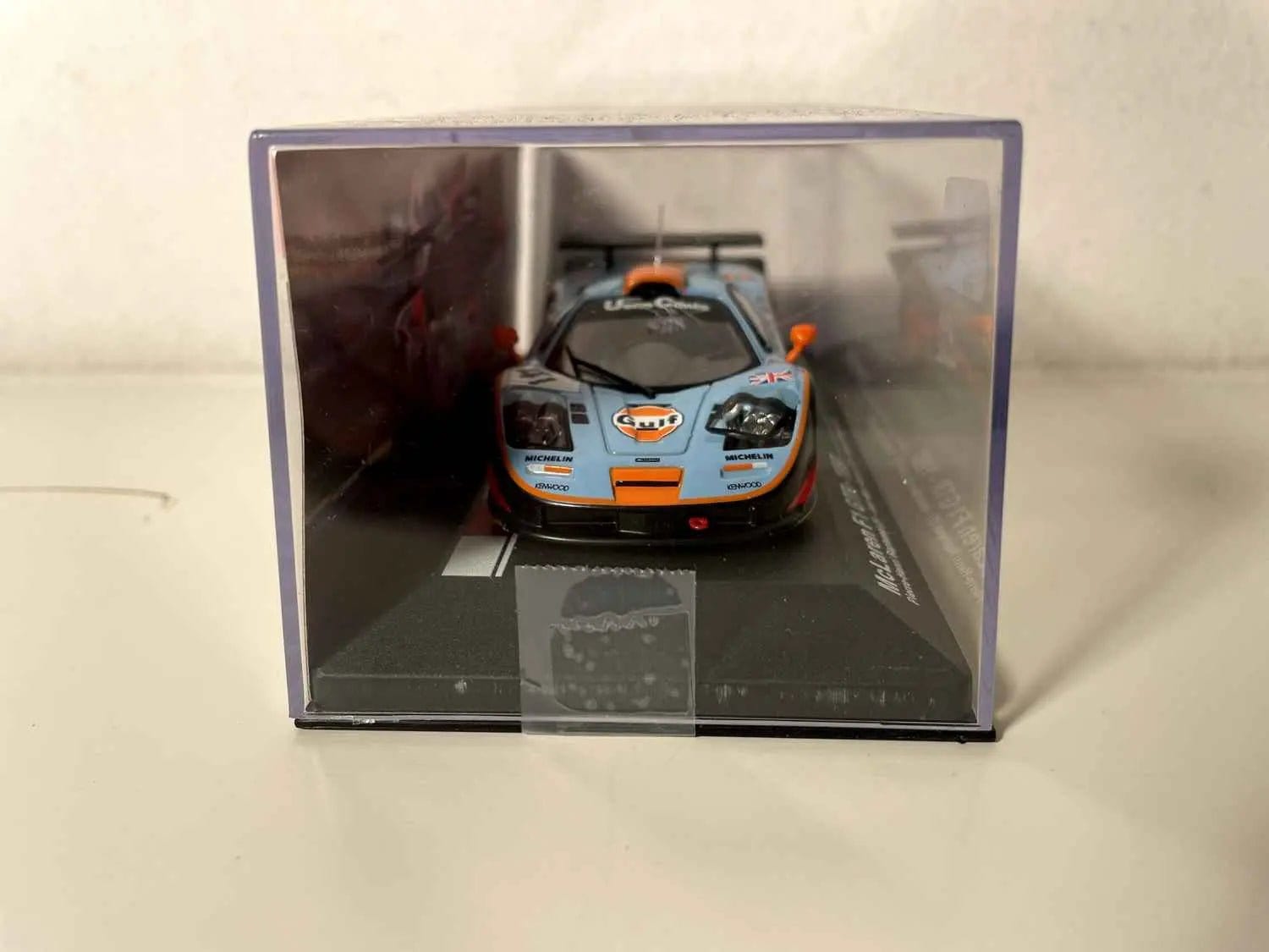 Voiture Miniature McLaren F1 GTR aux couleurs de GULF (bleue et orange) - 24 heures du Mans de 1997 numéro41 - Bernard Miniatures
