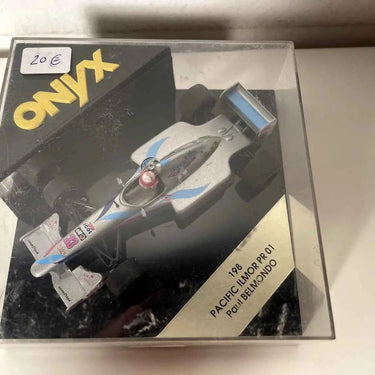 Voiture Miniature Pacific Ilmor PR 01 grise numéro 33 (Formule 1) Paul Belmondo - Bernard Miniatures