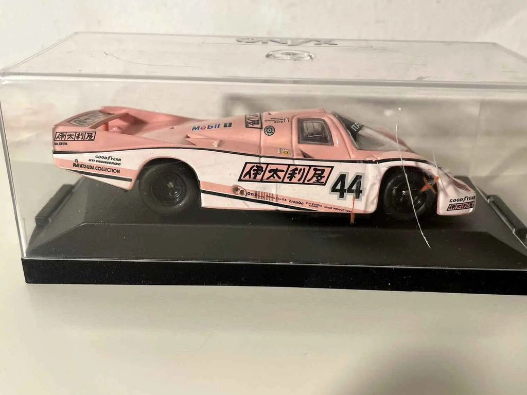 Voiture Miniature Porsche 962C rose numéro 44 (24 heures du Mans de 1990) - ONYX MODEL CARS - Bernard Miniatures