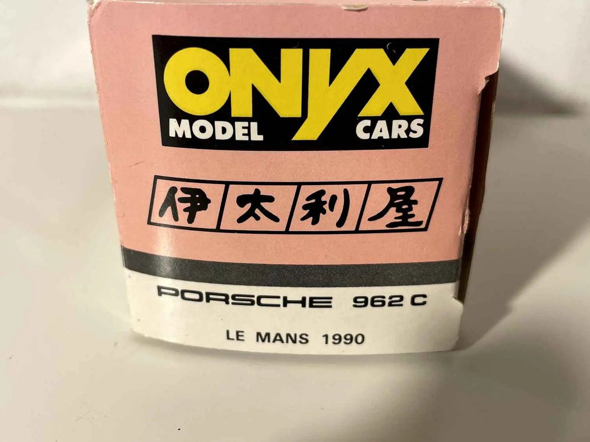 Voiture Miniature Porsche 962C rose numéro 44 (24 heures du Mans de 1990) - ONYX MODEL CARS - Bernard Miniatures