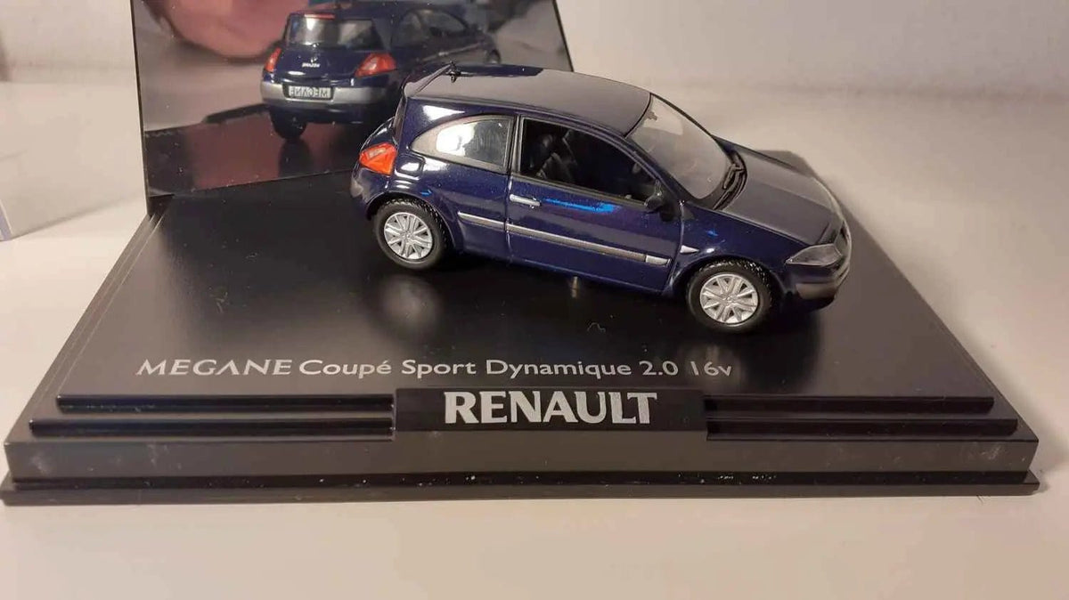 Voiture Miniature Renault Mégane coupé Sport Dynamique 2.0 16v bleue foncée - Bernard Miniatures