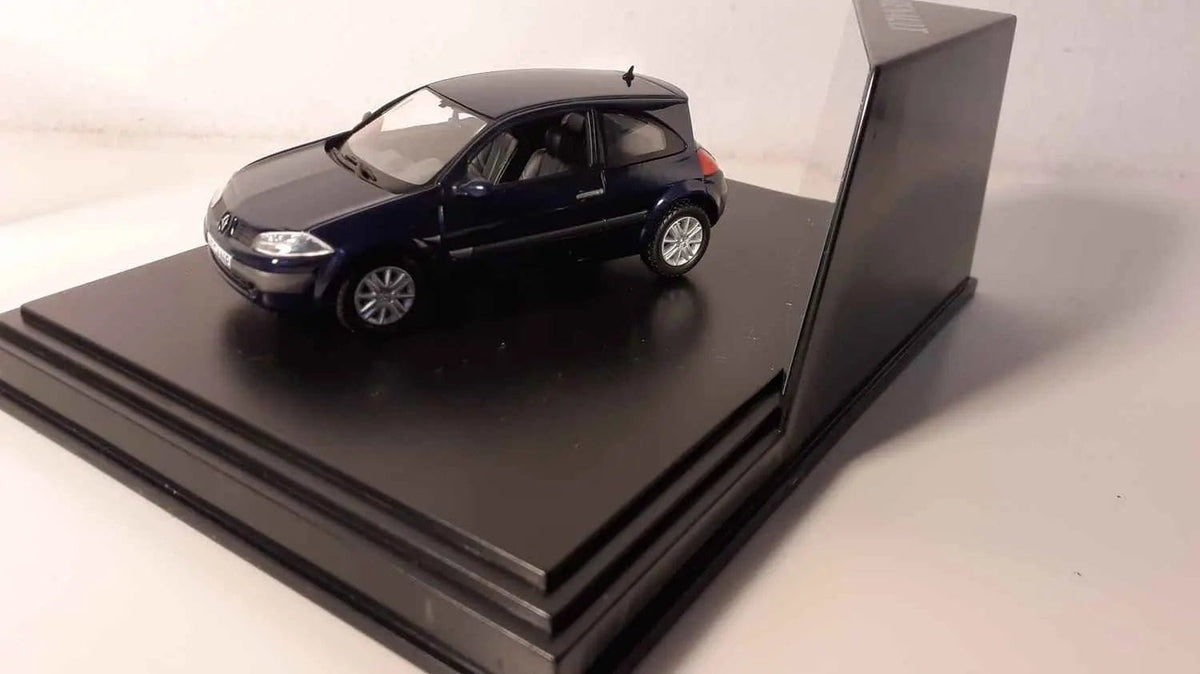 Voiture Miniature Renault Mégane coupé Sport Dynamique 2.0 16v bleue foncée - Bernard Miniatures