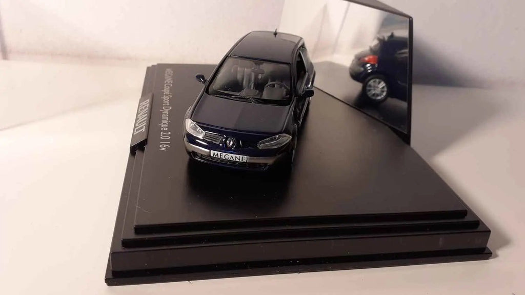 Voiture Miniature Renault Mégane coupé Sport Dynamique 2.0 16v bleue foncée - Bernard Miniatures