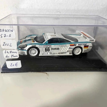 Voiture Miniature Saleen S7-R blanche et verte numéro 66 (24 heures du Mans de 2002) - voiture rajoutée sur socle - Bernard Miniatures