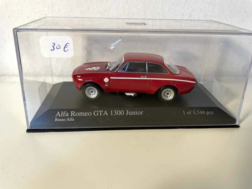 Voitures Miniatures Alfa Roméo GTA 1300 junior rouge (Minichamps) - Bernard Miniatures