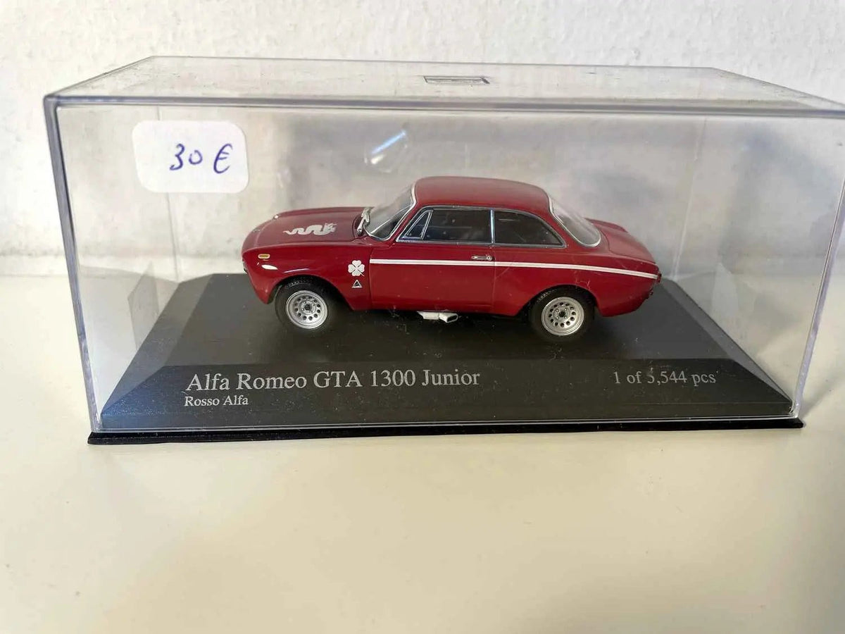 Voitures Miniatures Alfa Roméo GTA 1300 junior rouge (Minichamps) - Bernard Miniatures