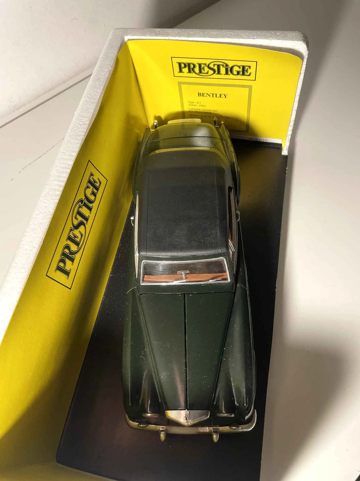 Voitures Miniatures Bentley S2 avec capote verte foncée de 1961 (échelle 1/18ème) - Bernard Miniatures
