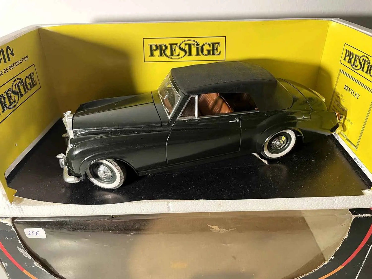 Voitures Miniatures Bentley S2 avec capote verte foncée de 1961 (échelle 1/18ème) - Bernard Miniatures