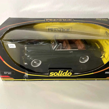 Voitures Miniatures Bentley modèle S2 sans la capote verte foncée de 1961 (échelle 1/18ème) - Bernard Miniatures