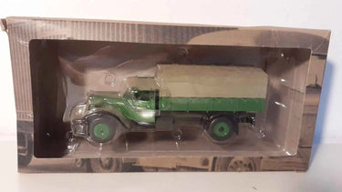 Voitures Miniatures Camion Citroën P 45 de 1946 avec plateau vert bâche (MEYER sur porte) - Bernard Miniatures