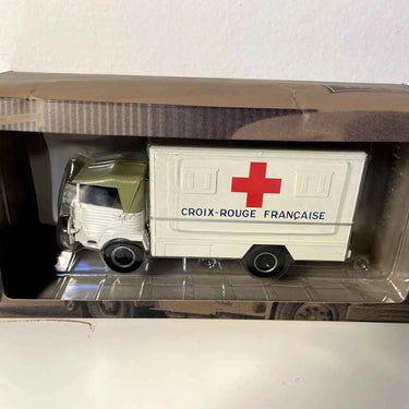 Voitures Miniatures Camion Simca cargo 4x4 blanc cassé (CROIX-ROUGE FRANCAISE) - Bernard Miniatures