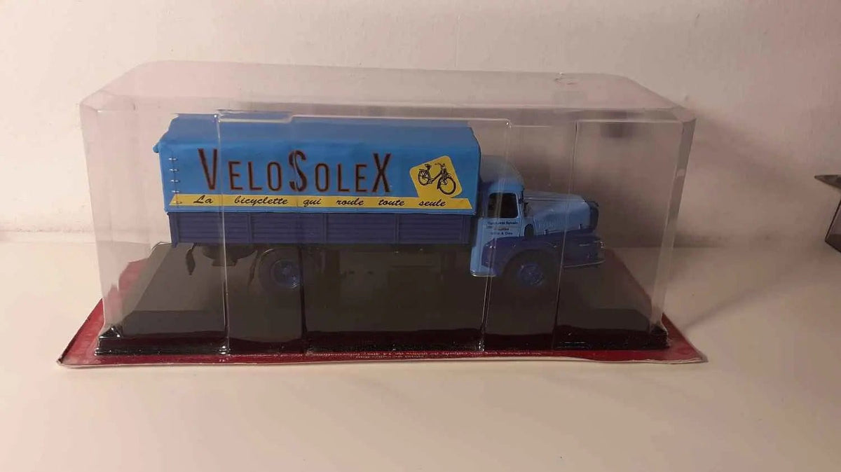 Voitures Miniatures Camion UNIC ZU IZOARD livraison de VELOSOLEX - Bernard Miniatures