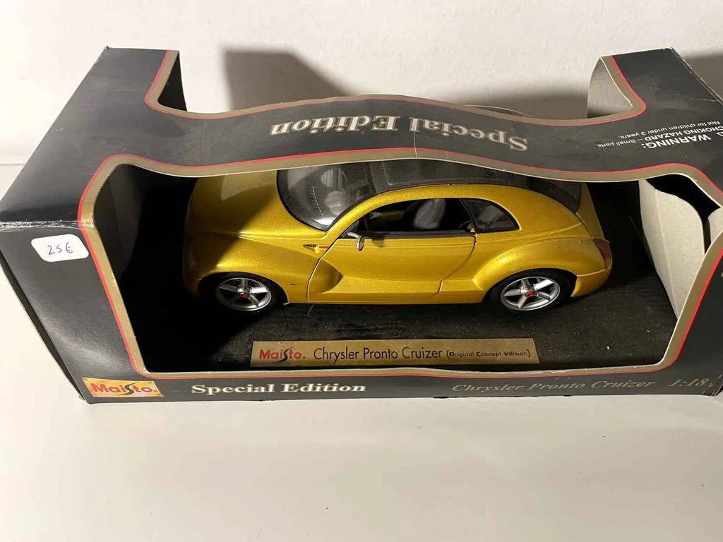 Voitures Miniatures Chrysler Pronto Cruizer couleur ocre (échelle 1/18ème) - Bernard Miniatures