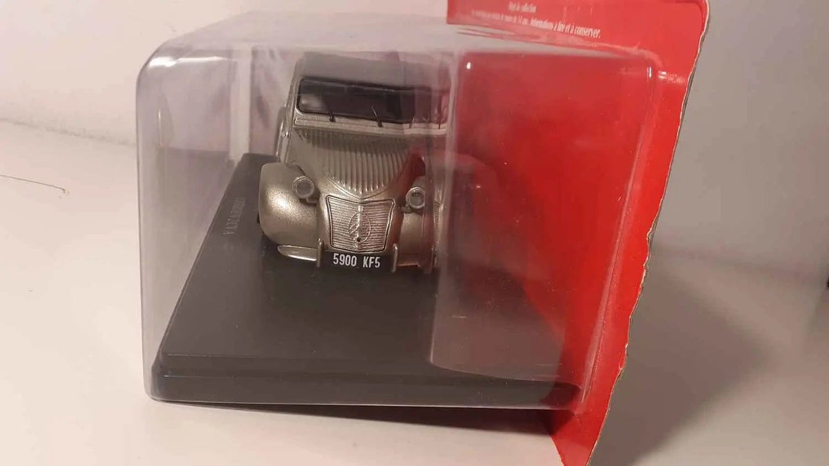 Voitures Miniatures Citroën 2 CV A grise (échelle 1/24ème) - Bernard Miniatures