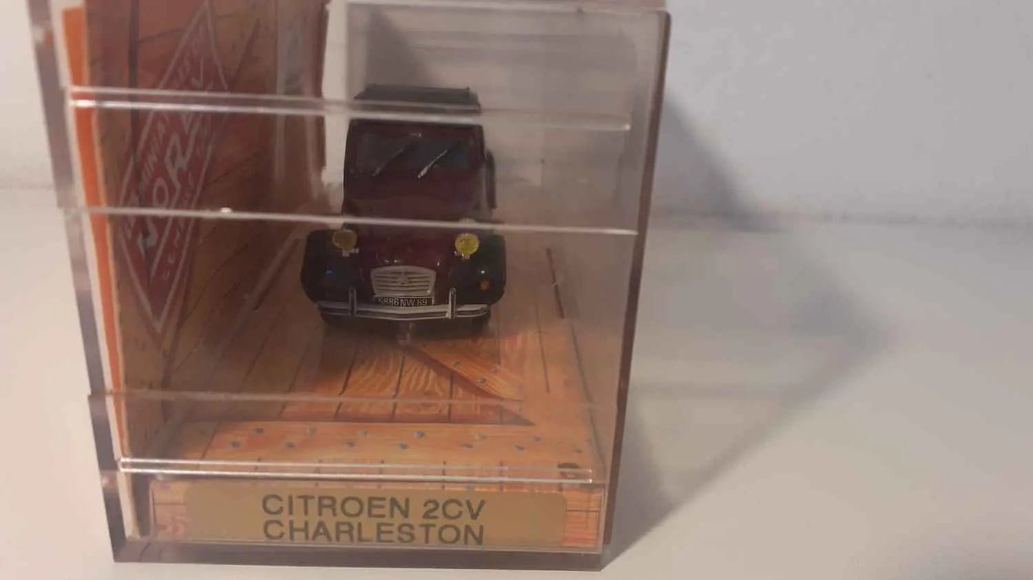 Voitures Miniatures Citroën 2 CV Charleston bordeaux et noire de 1981 (Norev) - Bernard Miniatures