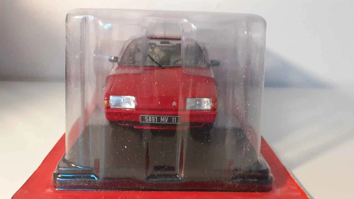Voitures Miniatures Citroën BX 16 TRS rouge de 1983 (échelle 1/24ème) - Bernard Miniatures