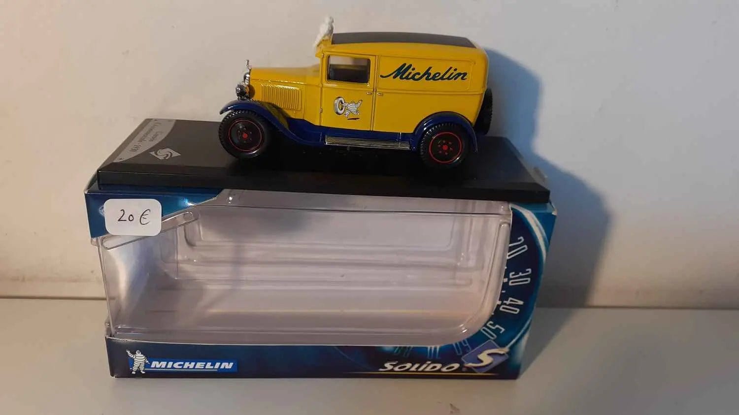 Voitures Miniatures Citroën C4 commerciale de 1930 MICHELIN - Bernard Miniatures