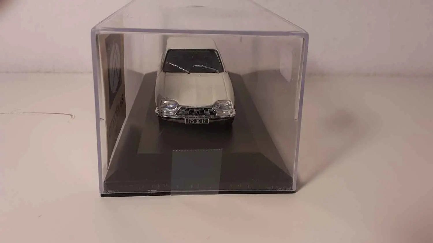Voitures Miniatures Citroën GS blanc cassé de 1971 - Bernard Miniatures