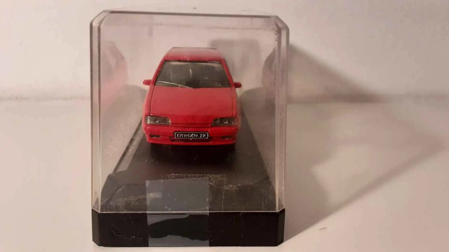Voitures Miniatures Citroën ZX Volcane rouge (Solido référence 1524) - Bernard Miniatures