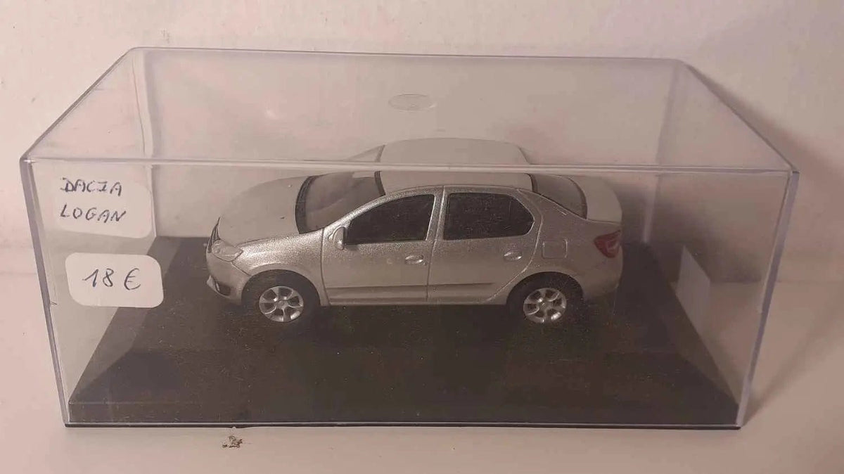 Voitures Miniatures Dacia Logan grise - Bernard Miniatures
