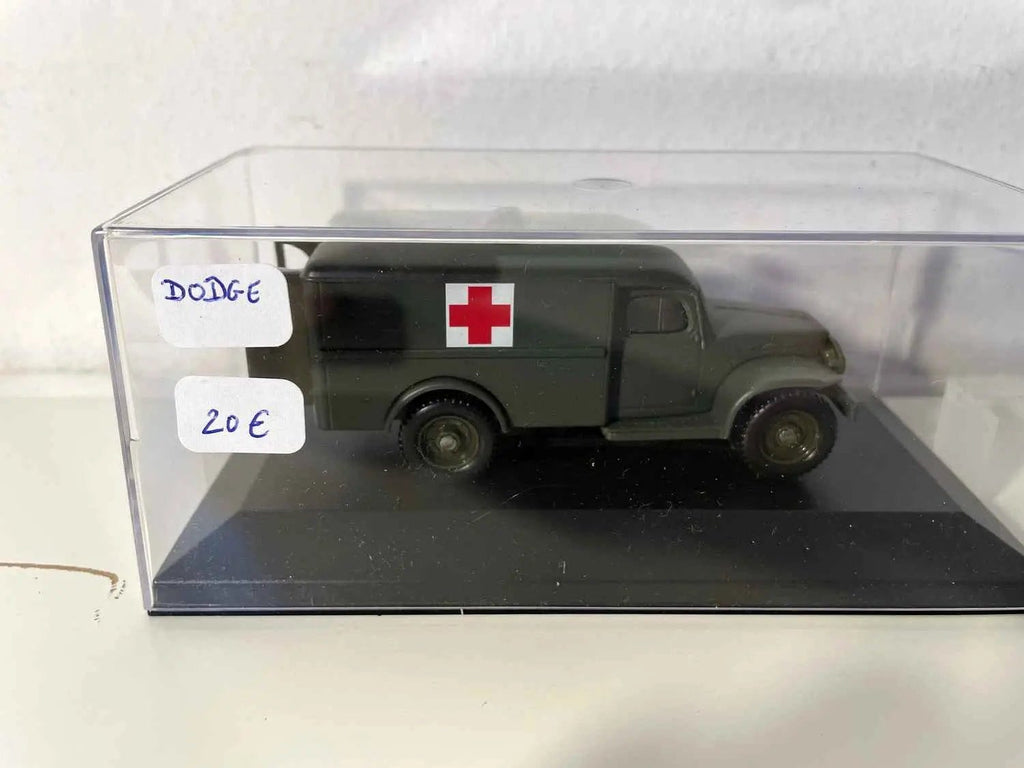 Voitures Miniatures Dodge militaire infirmerie (collection Solido) - Bernard Miniatures