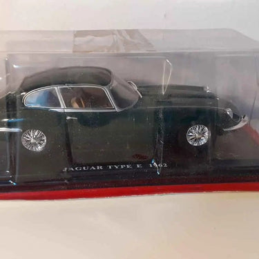 Voitures Miniatures Jaguar type E verte foncée de 1962 (échelle 1/24ème) - Bernard Miniatures