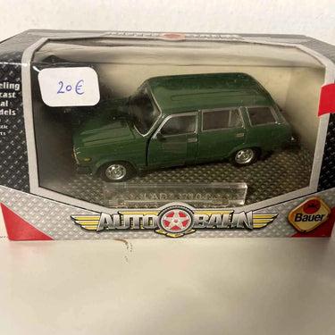 Voitures Miniatures LADA 2104 break verte - Bernard Miniatures