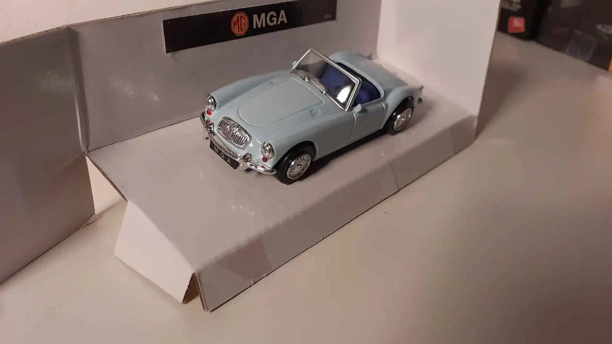 Voitures Miniatures MGA bleue claire - Bernard Miniatures