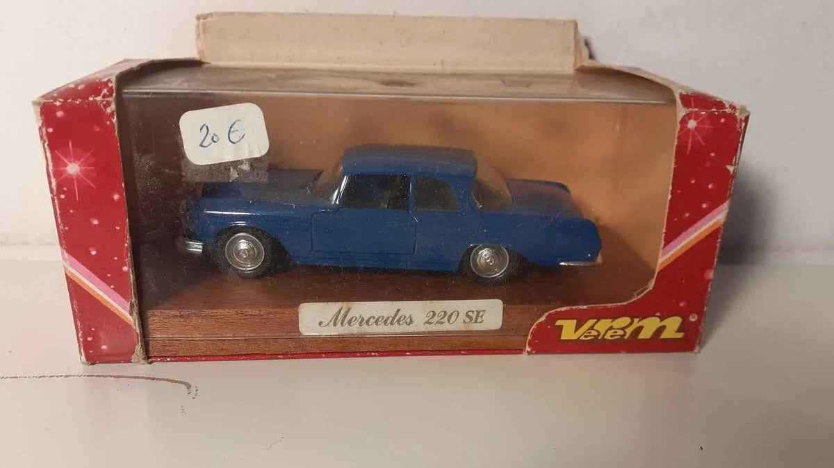 Voitures Miniatures Mercedes 220 SE bleue - Bernard Miniatures