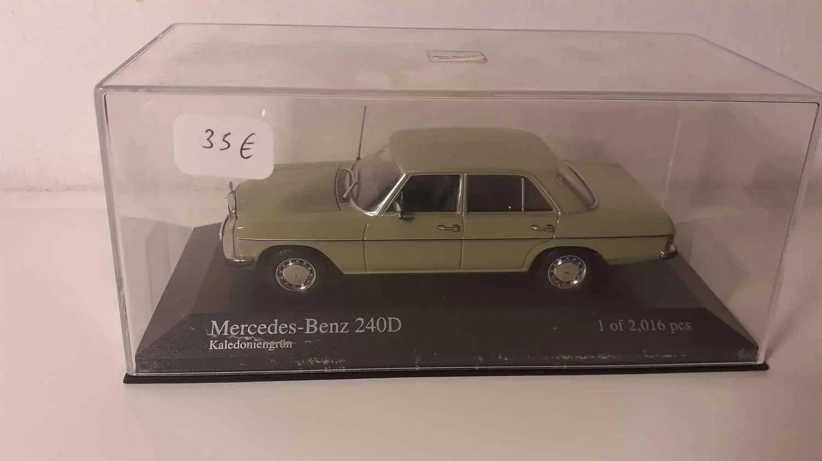 Voitures Miniatures Mercedes-Benz 240D verte de 1973 (MINICHAMPS référence 400 034001) - Bernard Miniatures