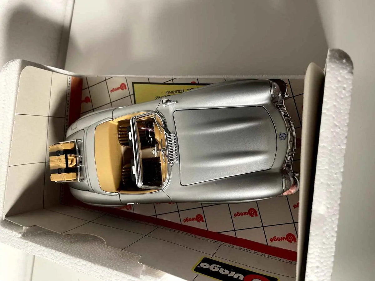 Voitures Miniatures Mercedes-Benz 300 SL grise de 1957 (échelle 1/18ème) - Bernard Miniatures