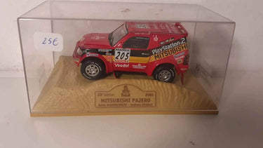Voitures Miniatures Mitsubishi Pajéro N°205 (rallye Paris-Dakar 2001) - Bernard Miniatures