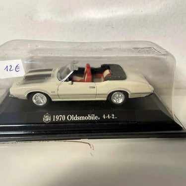 Voitures Miniatures Oldsmobile 4-4-2 beige? de 1970 (voiture américaine) - Bernard Miniatures