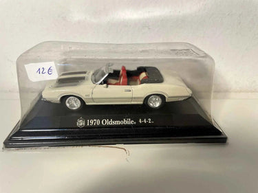 Voitures Miniatures Oldsmobile 4-4-2 beige? de 1970 (voiture américaine) - Bernard Miniatures